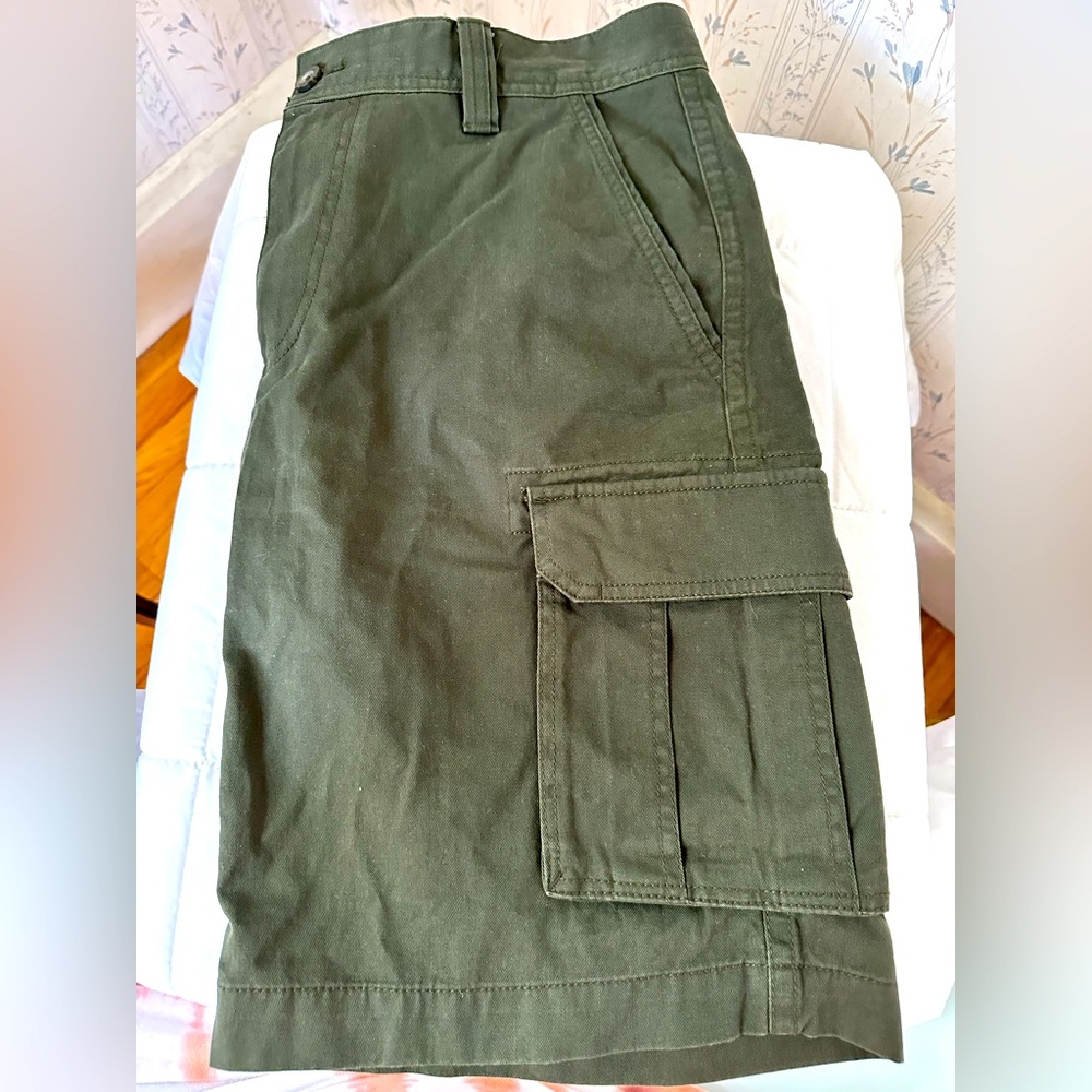 Amazon Essentials Olive Green Men's Cargo Shorts
